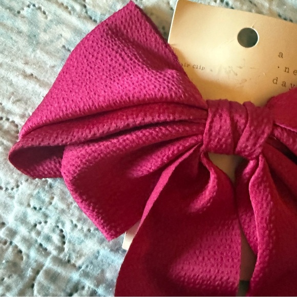 A New Day Red Hair Bow - Picture 5 of 5